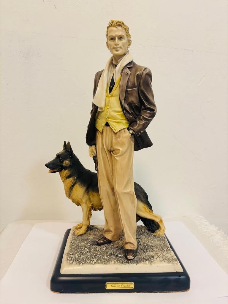 Beeldje van man met hond "Vittoirio Tessaro", Ophalen of Verzenden