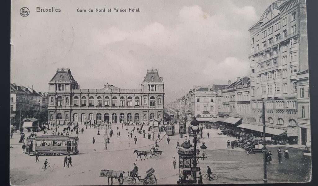 Bruxelles, place de la gare du Nord, haut de la gare, Envoi