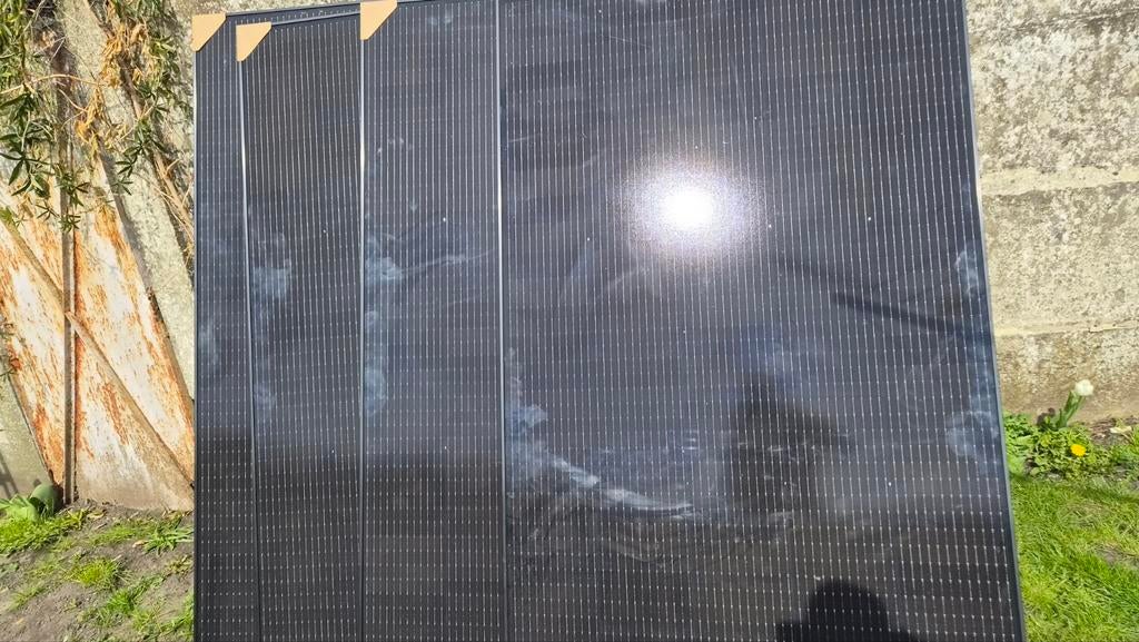 Kit solaire 4x410w complet plus fixation de toit et au sol