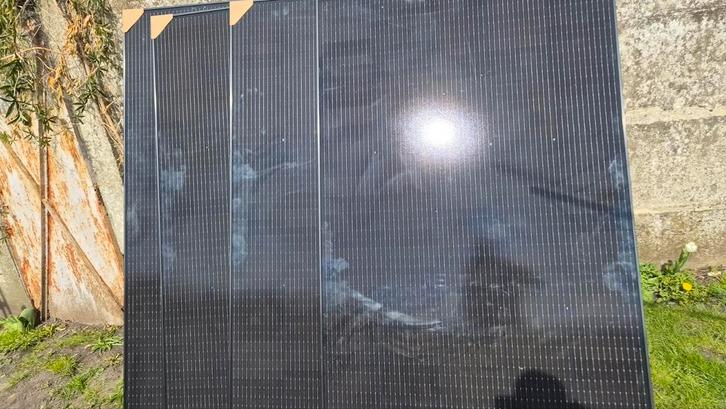 Kit solaire 4x410w complet plus fixation de toit et au sol, Bricolage & Construction, Panneaux solaires & Accessoires