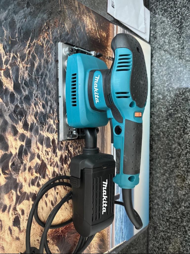 Ponceuse  Makita, Bricolage & Construction, Outillage | Ponceuses, Enlèvement ou Envoi, Comme neuf