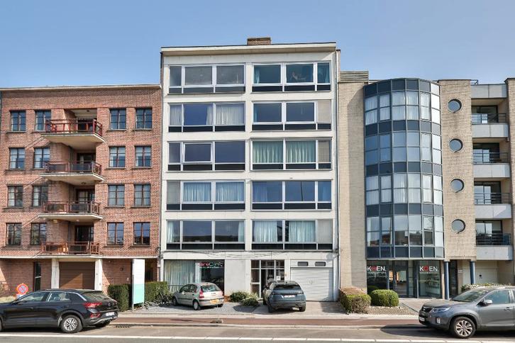 Très spacieux appartement de 2 à 3 chambres à rénover, Immo, Maisons à vendre, Province d'Anvers, Jusqu'à 200 m², Appartement