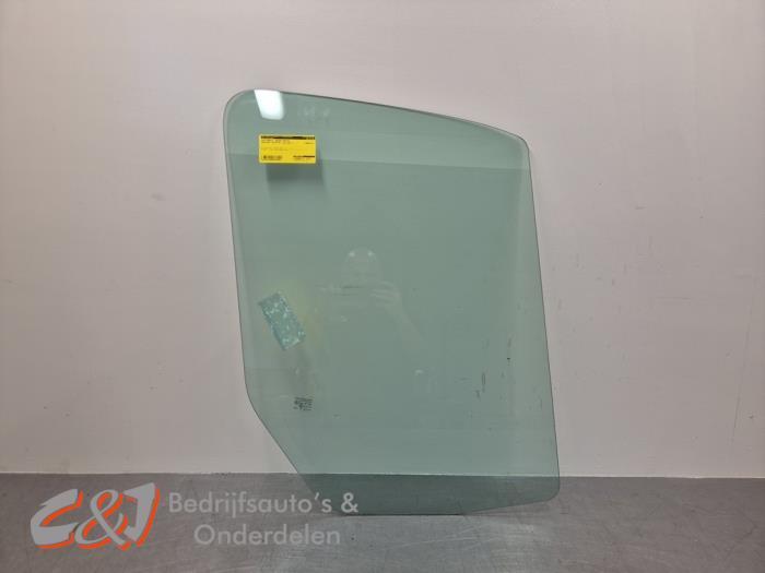 Vitre portière 2portes droite d'un Mercedes Sprinter, Autos : Pièces & Accessoires, Vitres & Accessoires, Mercedes-Benz, Utilisé