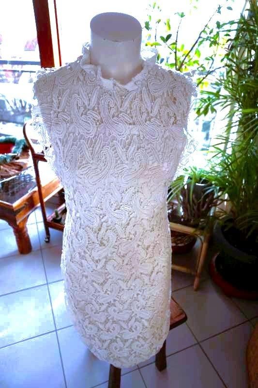 verfijnd gedetailleerd puur witte jurk, Wit, Ophalen of Verzenden, Ivivi, Maat 36 (S)