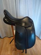 Selle de dressage 17,5 pouces, Dieren en Toebehoren, Paarden en Pony's | Zadels, Ophalen, Zo goed als nieuw, Dressuur