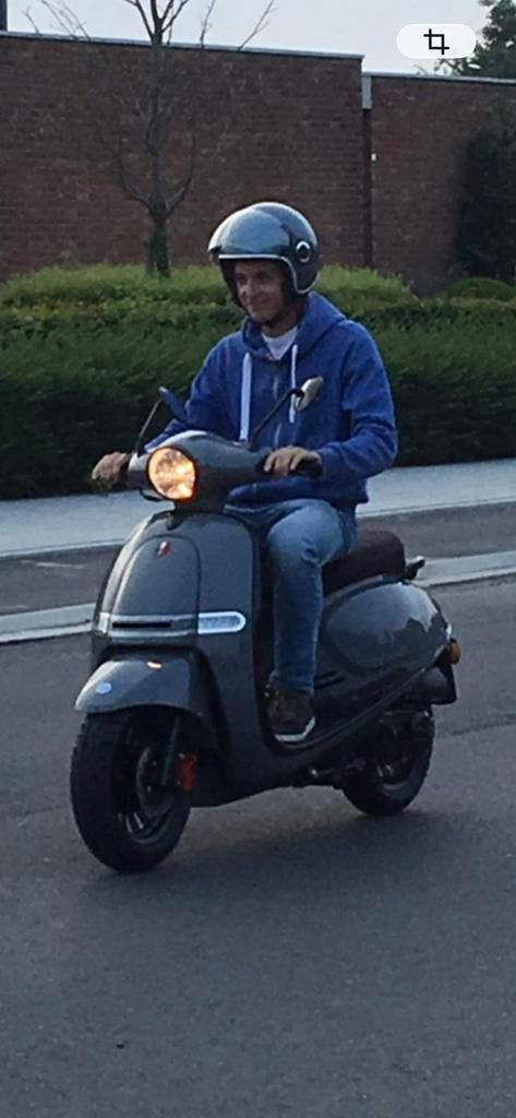 Bromfiets GTS bellavita 50 klasse A, Vélos & Vélomoteurs, Vélomoteurs & Scooters bridés, Autres marques, Enlèvement, Utilisé, Essence