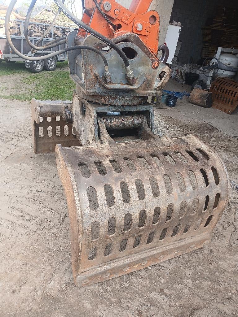 Sorteergrijper cw30 zijdsveld 1402, Articles professionnels, Machines & Construction | Grues & Excavatrices, Enlèvement, Excavatrice