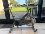 Professionele spinningbike met zwaar vliegwiel, Ophalen, Zo goed als nieuw