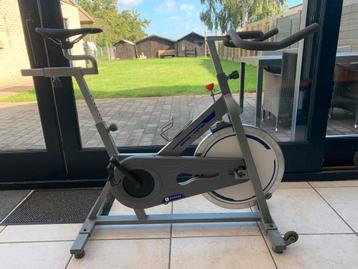 Professionele spinningbike met zwaar vliegwiel beschikbaar voor biedingen