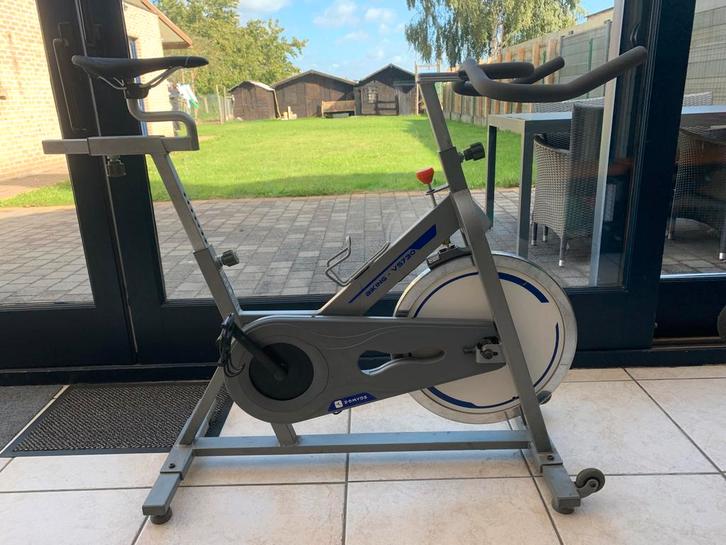 Professionele spinningbike met zwaar vliegwiel, Sport en Fitness, Wielrennen, Zo goed als nieuw, Ophalen