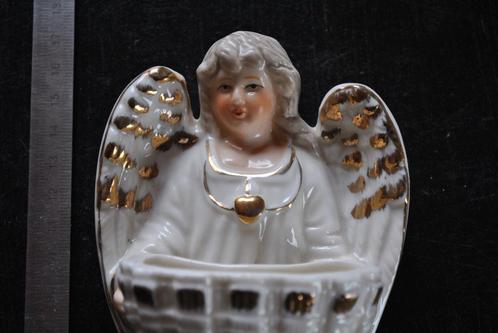Polychroom porseleinen wijwatervat Gouden gevleugelde engel, Antiek en Kunst, Antiek | Religieuze voorwerpen, Ophalen of Verzenden