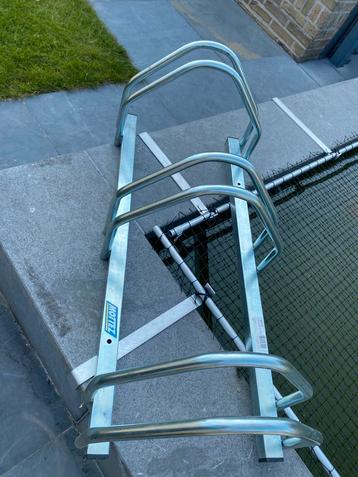 Fietstenrek galvanisé. beschikbaar voor biedingen