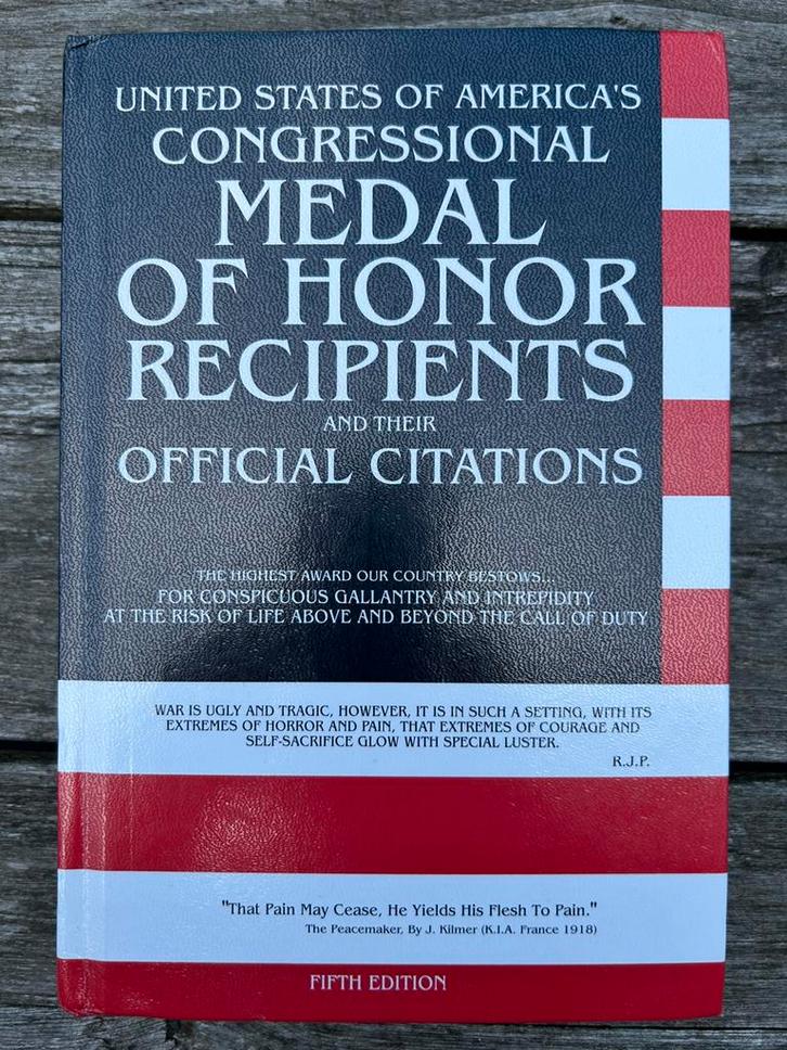 USA medal of honor recipients boek, als nieuw, Verzamelen, Militaria | Tweede Wereldoorlog, Ophalen of Verzenden