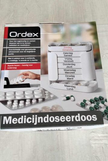 Pillendoos / medicijn doseer doos Nieuw