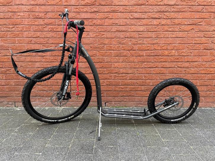 Kostka step mushing, Fietsen en Brommers, Steps, Zo goed als nieuw, Overige typen, Ophalen