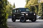 Land Rover Defender 90 TD5 15P FULL BLACK, Auto's, 4x4, Zwart, Dealer onderhouden, SUV of Terreinwagen