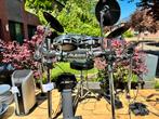 Alesis electrisch drumstel en roland versterker, Ophalen, Roland