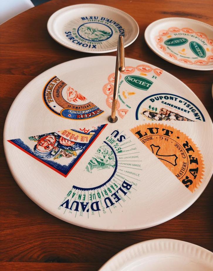 Vintage Franse kaaspresentatieset, Maison & Meubles, Cuisine | Vaisselle, Comme neuf, Enlèvement ou Envoi