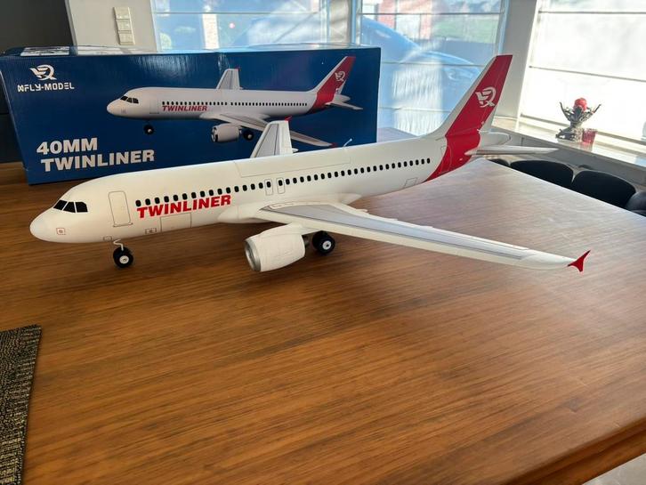 Rc vliegtuig jet xfly nieuw!, Hobby & Loisirs créatifs, Modélisme | Avions & Hélicoptères, Comme neuf, Avion, Enlèvement