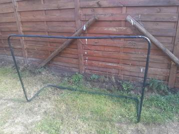 Voetbalgoal beschikbaar voor biedingen