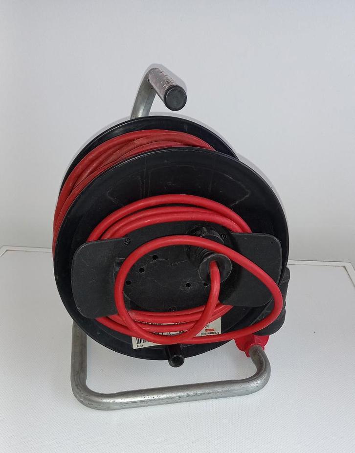 enrouleur prolongateur brennenstuhl 25M, Bricolage & Construction, Électricité & Câbles, Comme neuf, Câble ou Fil électrique, Enlèvement ou Envoi
