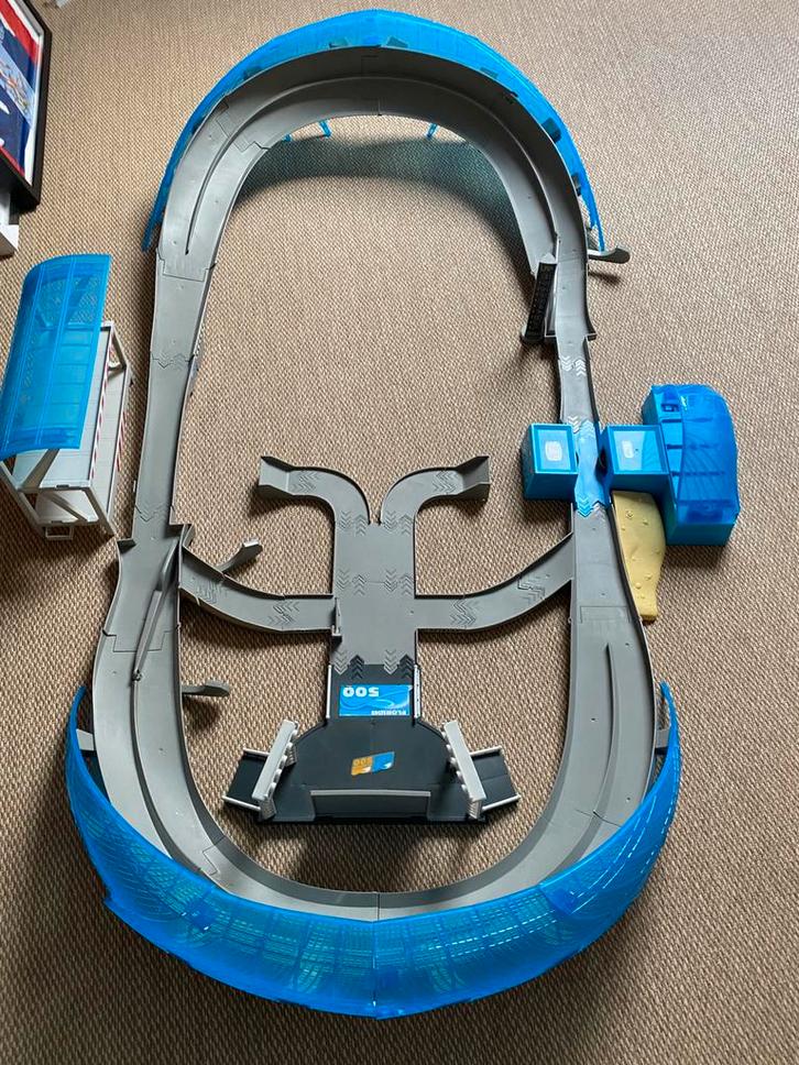 Cars 3 Ultimate Florida Speedway Racebaan, Enfants & Bébés, Jouets | Circuits, Utilisé, Circuit, Hot Wheels, Enlèvement