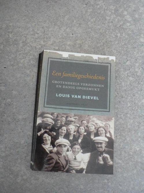 Een familiegeschiedenis Louis Van Dievel, Boeken, Romans, Gelezen, Ophalen of Verzenden