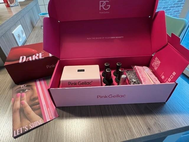 Pink Gellac nagelset met LEDlamp en 2 kleurtjes, Handtassen en Accessoires, Uiterlijk | Cosmetica en Make-up, Nieuw, Accessoires