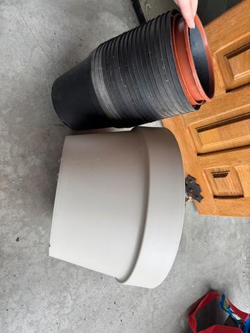 Bloempotten beschikbaar voor biedingen