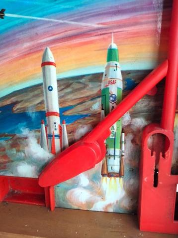 1970s vintage space race ruimtevaart table pinball wall art beschikbaar voor biedingen