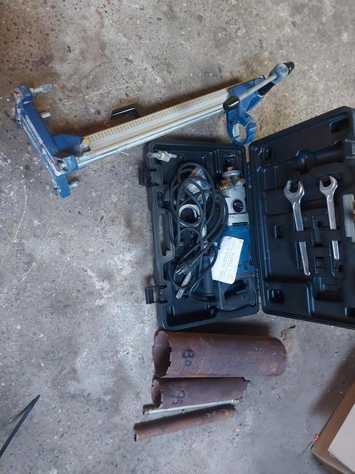Carat diamantboormachine A-1811 met statief en boren zie fot, Doe-het-zelf en Bouw, Gereedschap | Boormachines, Zo goed als nieuw