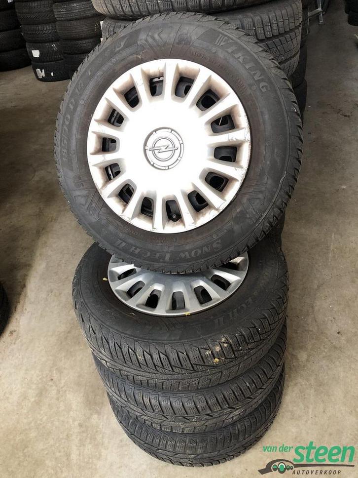 Opel Corsa en Astra winterbandenset 4 x 100 ET38 - 185-70-14, Auto-onderdelen, Banden en Velgen, Banden en Velgen, Winterbanden