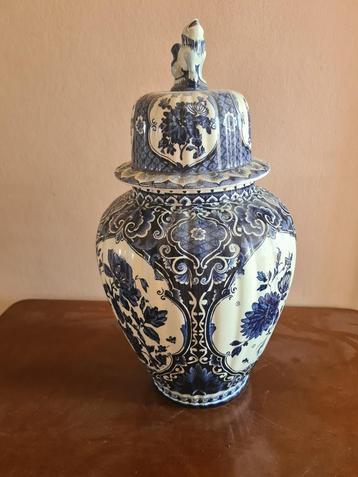 Grote Delfts blauwe dekselvaas Royal Goedewaagen – 47 cm – l beschikbaar voor biedingen