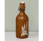 Stenen kruik beugel Sint Pieter Puurs stoneware bier fles, Ophalen of Verzenden, Zo goed als nieuw, Flesje(s)