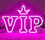 LED lamp neon stijl VIP (32.5x23cm) Nieuw., Verzamelen, Ophalen of Verzenden, Nieuw, Lichtbak of (neon) lamp