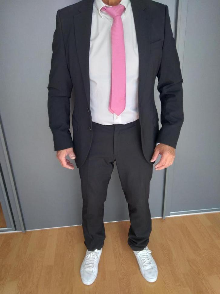 Nieuw kwalitatief zwart Kostuum merk Greiff, Kleding | Heren, Kostuums en vesten, Nieuw, Maat 46 (S) of kleiner, Zwart, Ophalen