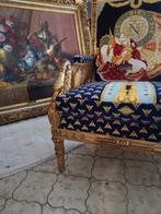 Fauteuil Versace, Ophalen