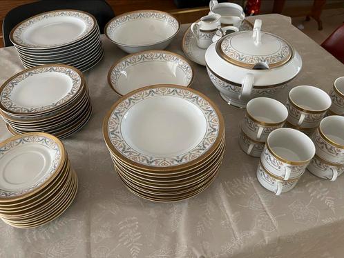Compleet servies Atelier Arabella Bavaria (met gouden rand), Antiek en Kunst, Antiek | Servies compleet, Ophalen