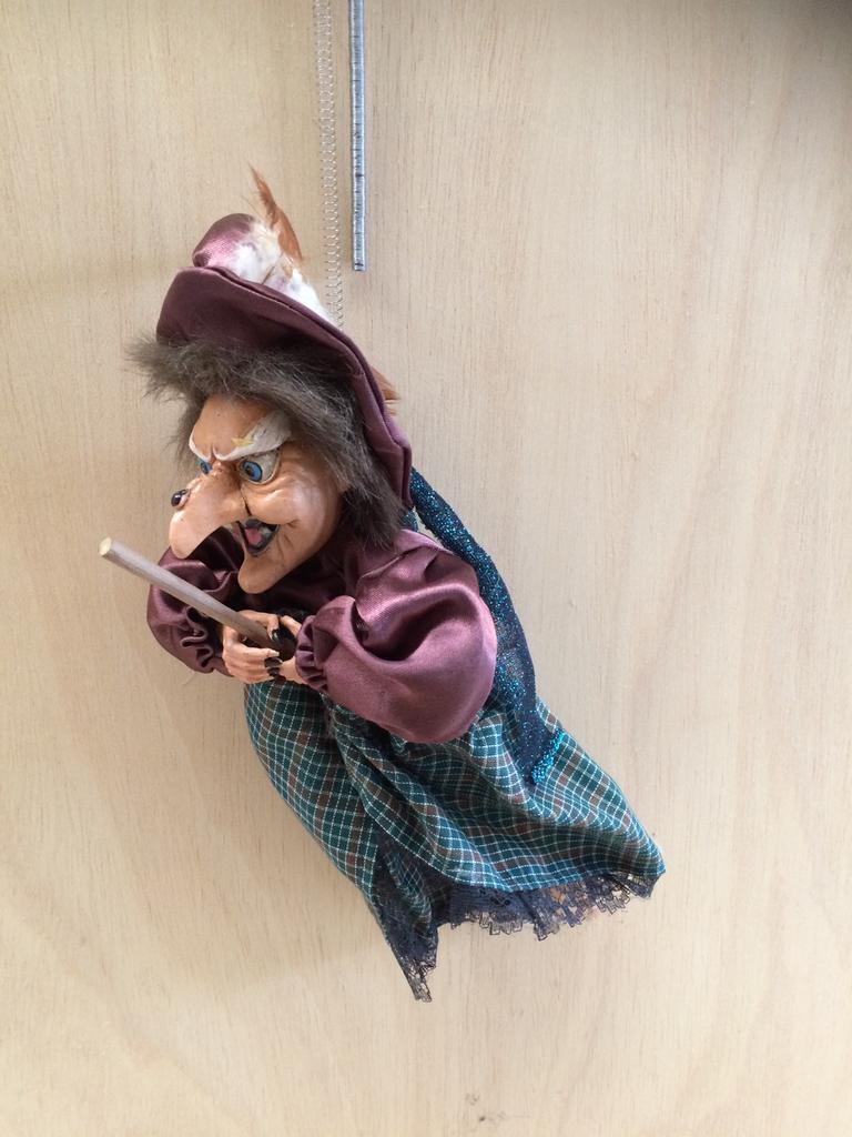 Sorcières suspendues, Collections, Poupées, Neuf, Enlèvement ou Envoi