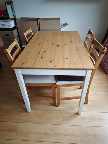 Keukentafel + stoelen beschikbaar voor biedingen