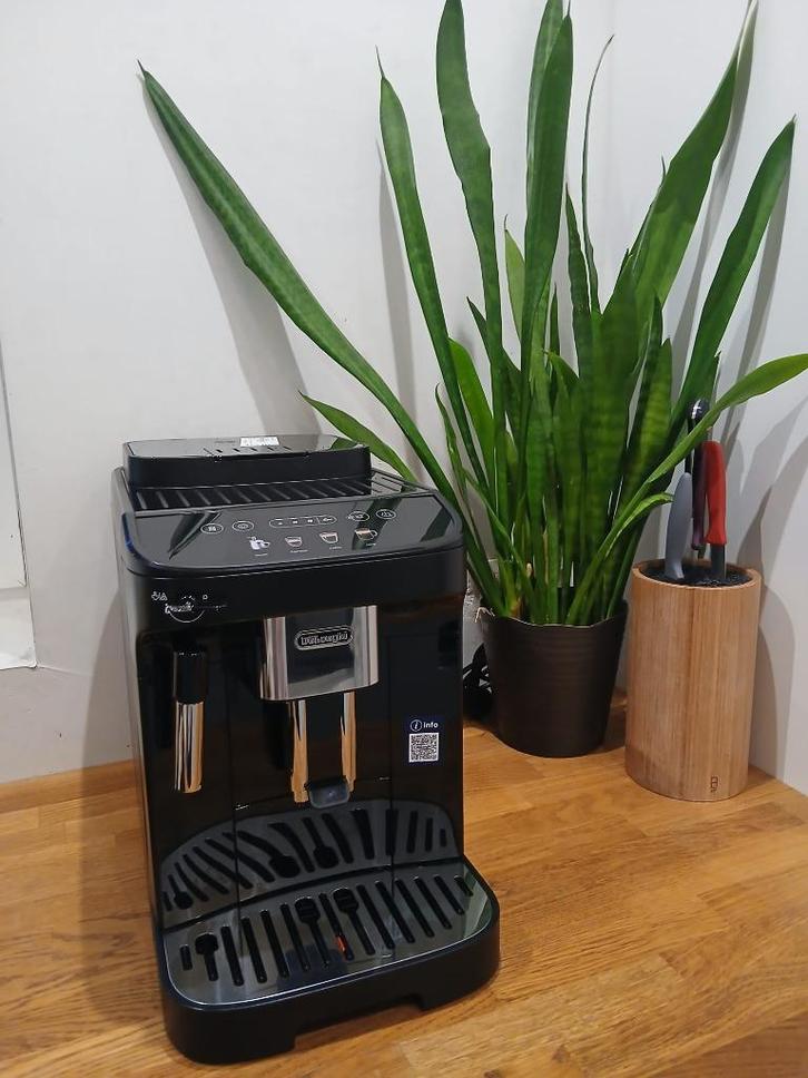 Volautomatische espresso Delonghi Magnifica Evo ECAM290 21B, Elektronische apparatuur, Koffiezetapparaten, Zo goed als nieuw, Gemalen koffie