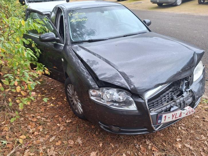 Audi A4 2007 – schade + motor start niet, Autos, Audi, Particulier, A4, Euro 4, Berline, 5 portes, Boîte manuelle, Argent ou Gris