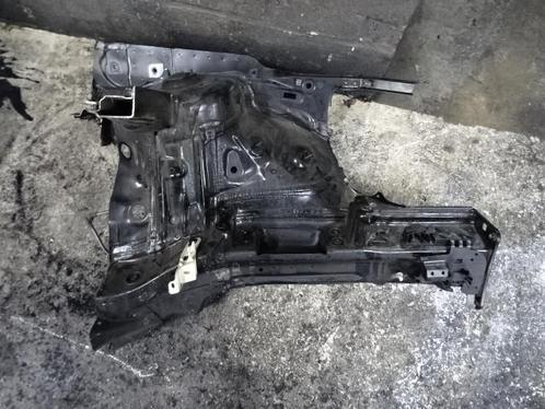 BINNENSPATSCHERM LINKS VOOR Audi Q3 (F3B) (01-2018/-), Auto-onderdelen, Carrosserie, Spatbord, Audi, Voor, Links, Gebruikt