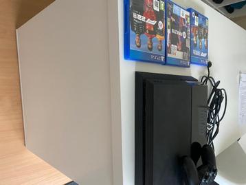 Playstation 4 + games beschikbaar voor biedingen