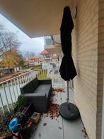 Parasol Ikea met voet op wieltjes (altijd overdekt gestaan), Tuin en Terras, Parasols, Ophalen, Zo goed als nieuw