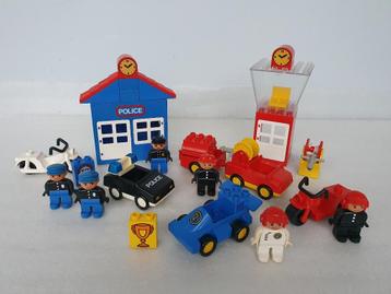 Lot vintage Lego Duplo Brandweer - Politie - Racepiloot beschikbaar voor biedingen