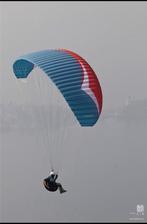 Parapente paraglider gin bolero 4, Sport en Fitness, Zweefvliegen en Paragliding, Ophalen of Verzenden, Zo goed als nieuw, Complete paraglider