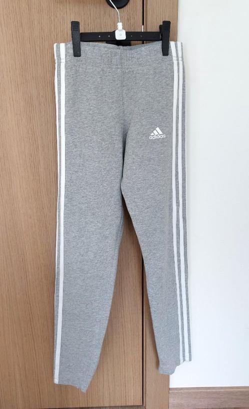 Legging de sport - Adidas - taille 152 (11/12 ans), Enfants & Bébés, Vêtements enfant | Taille 152, Comme neuf, Fille, Pantalon