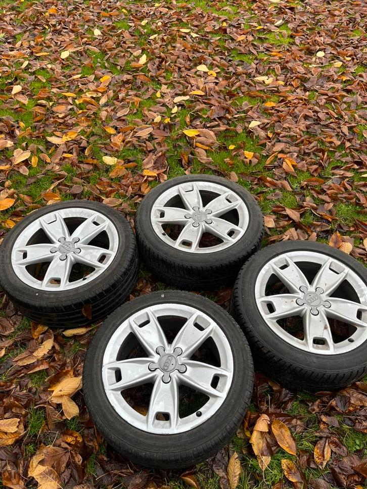 Audi a3 velgen met banden, Auto-onderdelen, Banden en Velgen, Band(en), Winterbanden, 17 inch, 225 mm, Personenwagen, Gebruikt