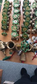 TOTALE UITVERKOOP SANITAIR WINKEL WEGENS PENSIOEN TOT-70 %., Enlèvement, Neuf